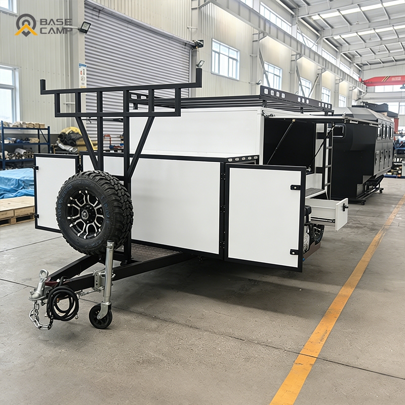 مقطورة نقل مغلقة شديدة التحمل  - مراجعة Heavy Equipment Hauler وسعره